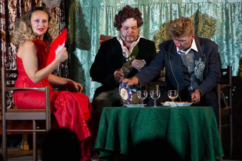 Жовтневі вистави Театру Корифеїв (АФІША)