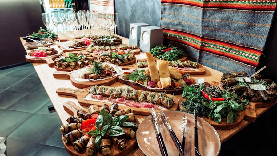 Кавказький Двір Кропивницький