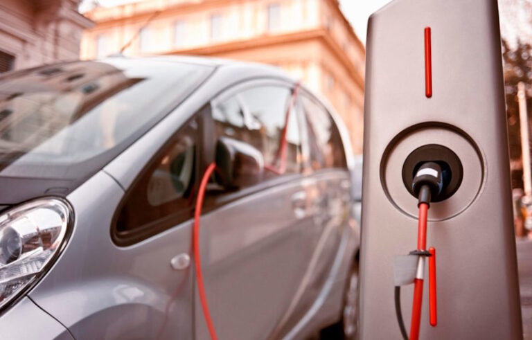 электромобил