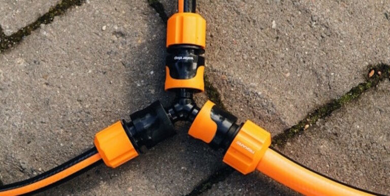 Секрети економії води: вибираємо трійник для шланга