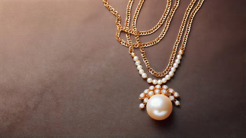 Найстильніші підвіски 2024: тренди, які підкорюють серця