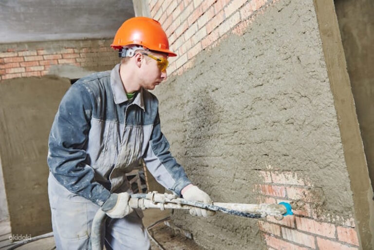 Машинна штукатурка стін