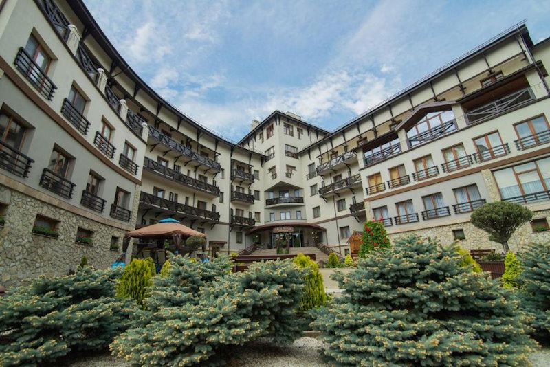 Готель «Шале Грааль»: кохання з видом на Карпати