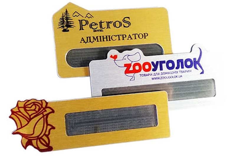 Металевий бейдж у Києві від Graverton: Вишуканість та довговічність для вашого стилю