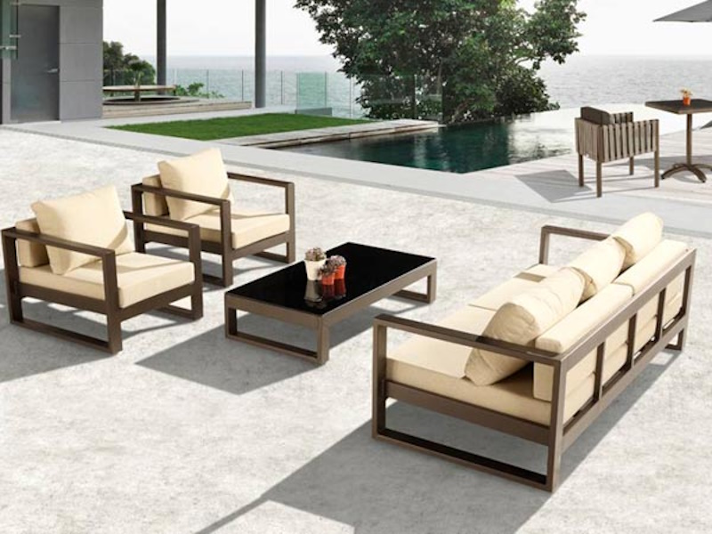 Особливості садових диванів: як вибрати по розміру?