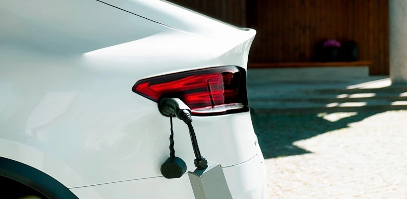 Мобільні чи стаціонарні зарядки для електромобілів: що краще для дому?