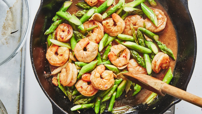 Що робить сковороду вок унікальною: традиції, форма і функції