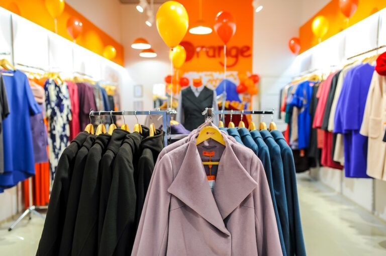 Розумний шопінг: жіночий дизайнерський одяг