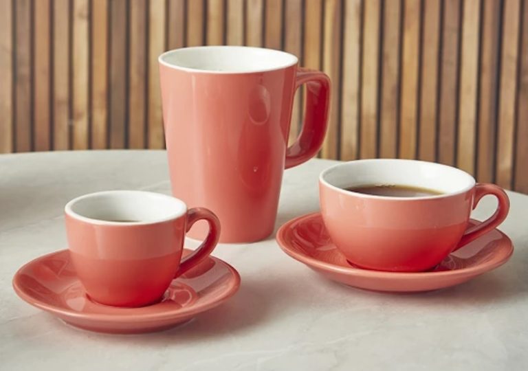 Фарфоровые чашки